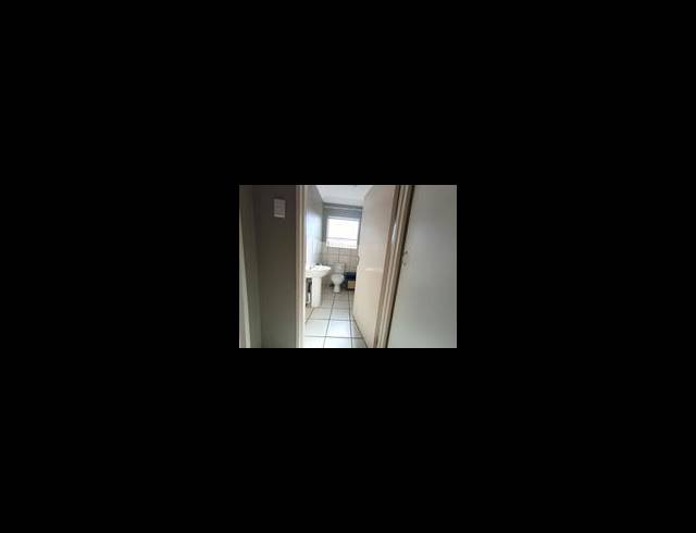 2 BEDROOM PROPERTY TO RENT IN SELECTION PARK